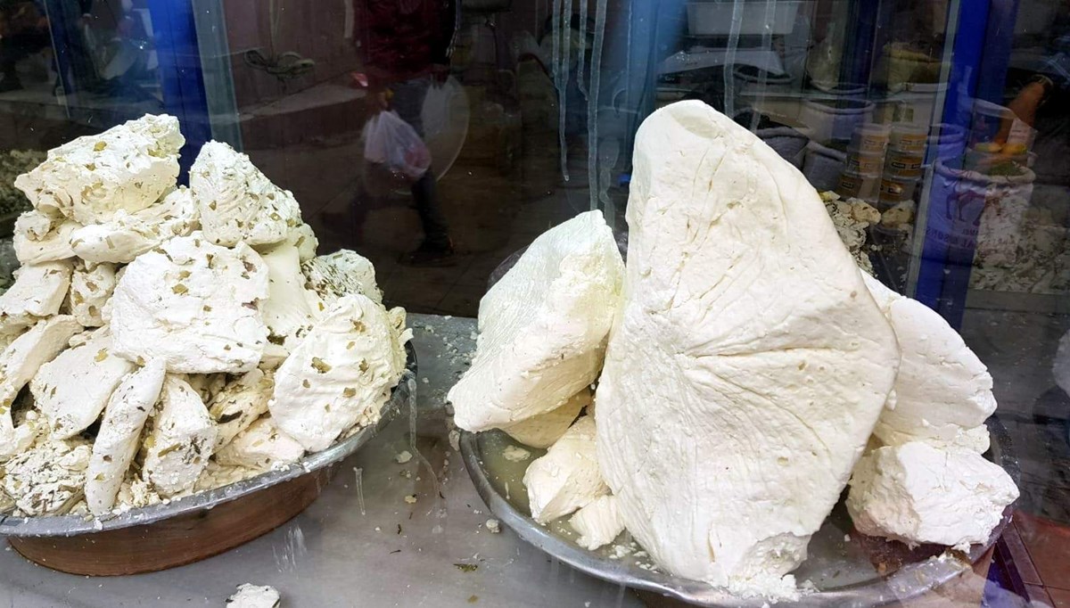Siirt'in yaylalarında hazırlanan yöresel peynir satışta