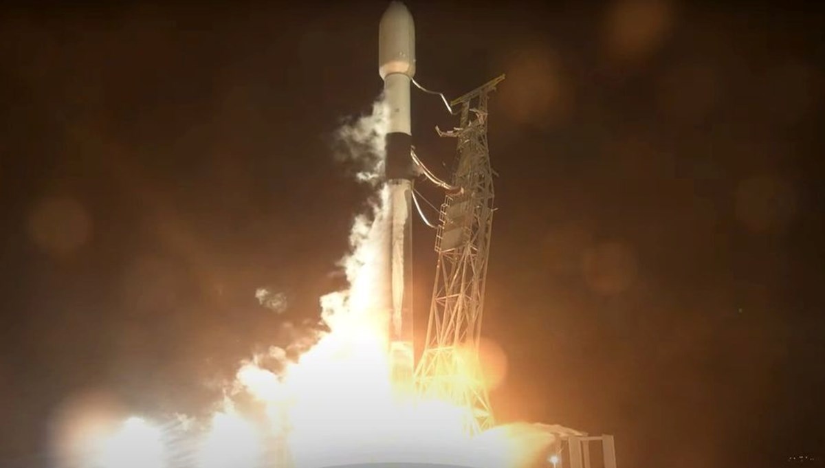 SpaceX 21 yeni Starlink uydusunu yörüngeye fırlattı