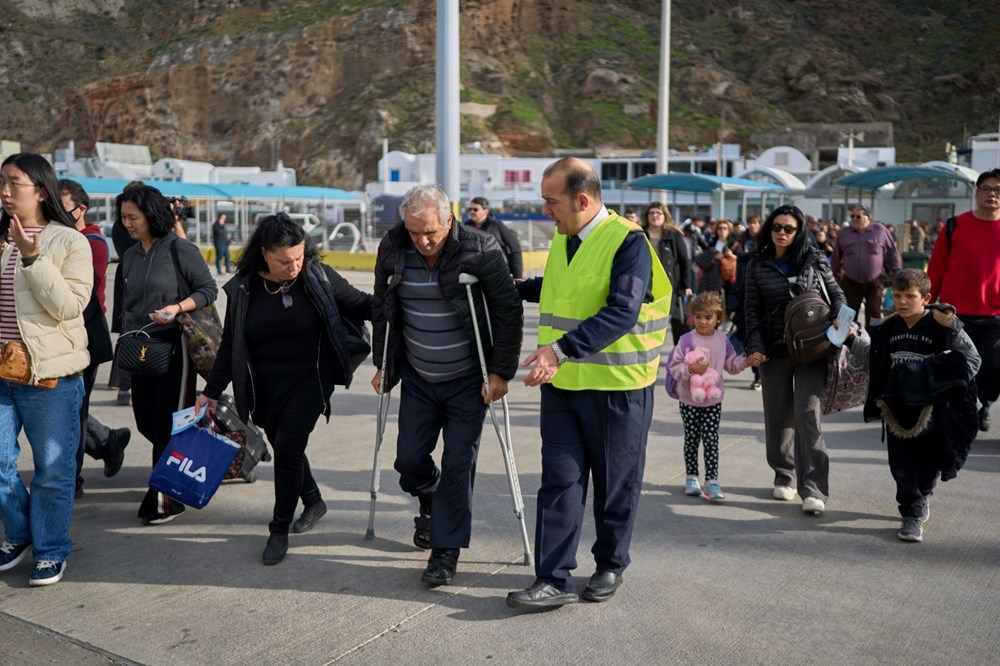 Santorini’den kaçış sürüyor: Büyük deprem kapıda, turizm bitmek üzere - 4