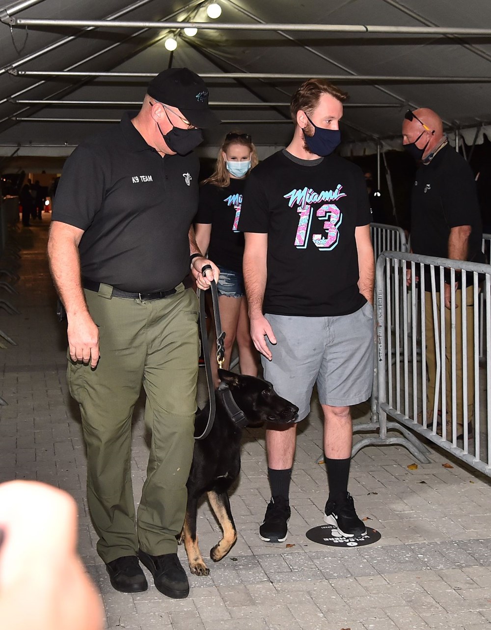 Sporda yeni dönem: Köpekler Covid-19’u kokladı, 2 bin kişimaç izledi - 14