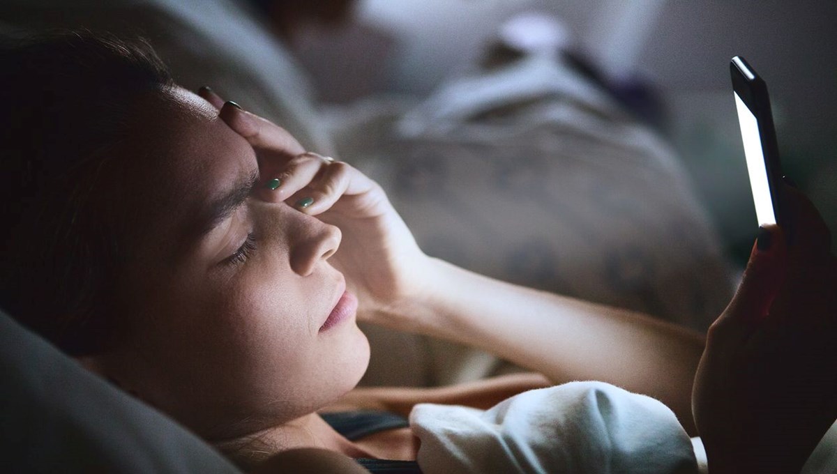 Akıllı telefonlar, kaygılı bağlanmayı tetikliyor mu?