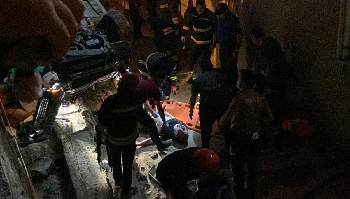 Araçta başlayan tartışma kazaya sebep oldu: 2 yaralı Araçta başlayan tartışma kazaya sebep oldu: 2 yaralı
