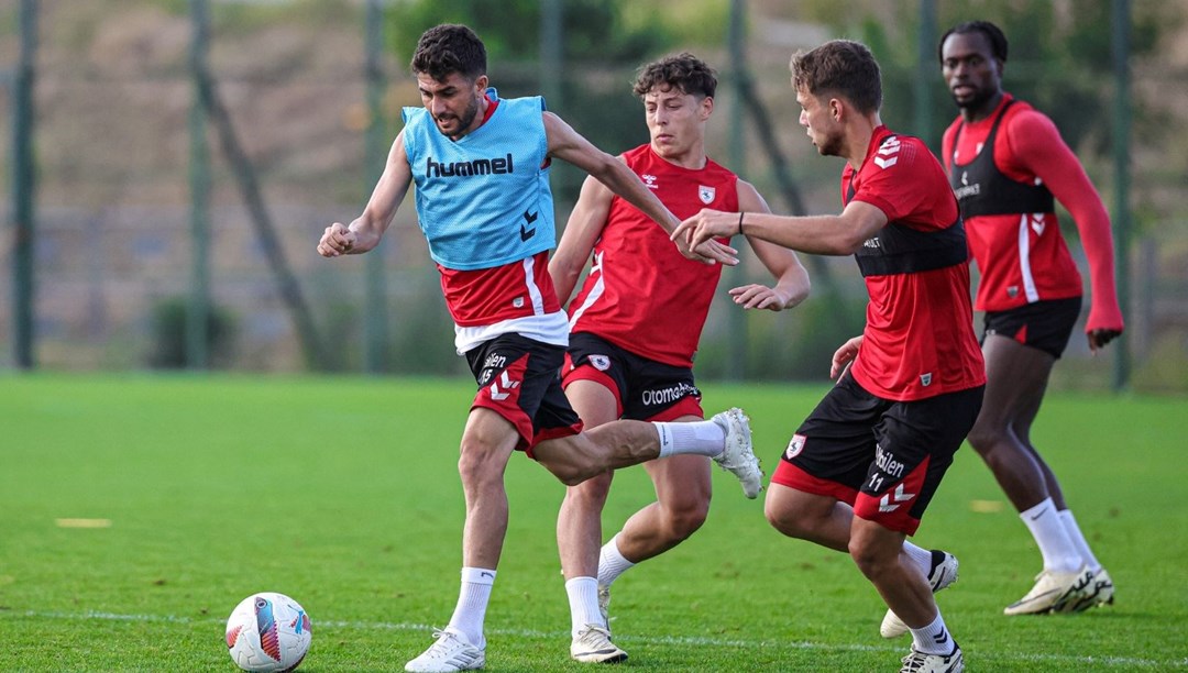 Samsunspor, Süper Lig'de yarın Çaykur Rizespor'a konuk olacak