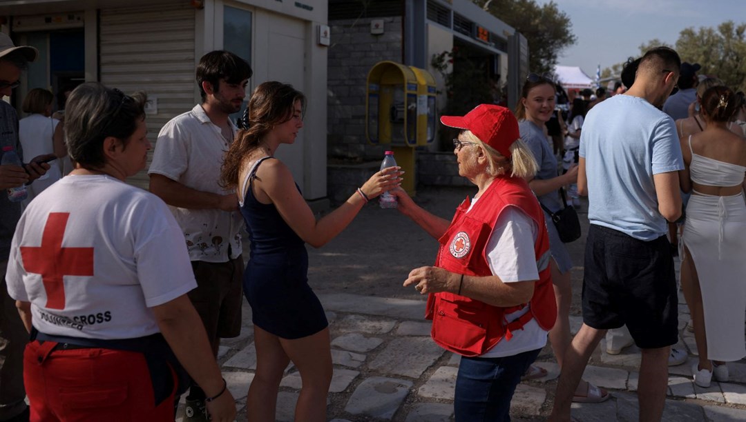 Yunanistan'da sıcak hava dalgası: Turistler yetersiz bilgiye sahip