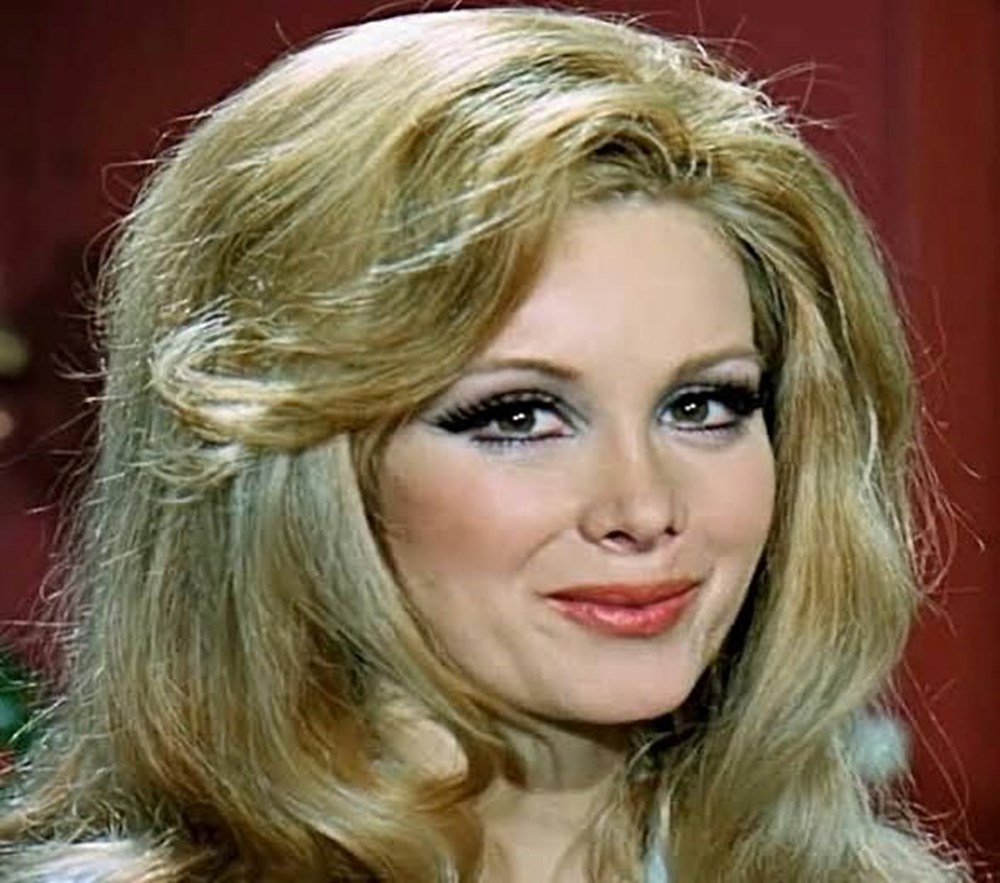 Filiz Akın'ın vefatı sonrası ünlülerden peş peşe paylaşımlar: Çocukluğumun yıldızıydı - 9