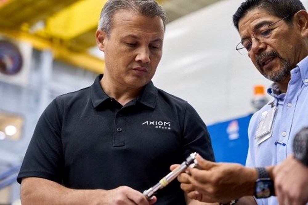 Deney çalışmalarında üçüncü gün, Türkiye'nin ilk astronotu Alper Gezeravcı, güne yeni deneylerle başladı - 1