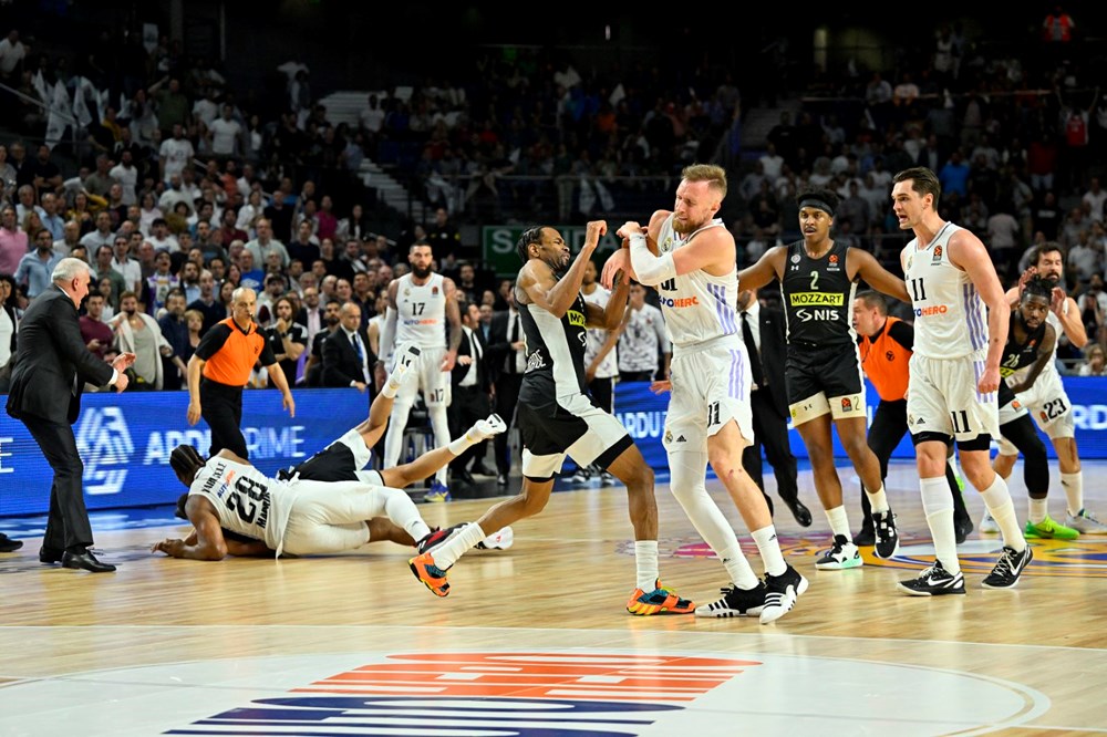 Madrid'de olaylı gece: Real Madrid-Partizan maçında yumruk yumruğa kavga - 16