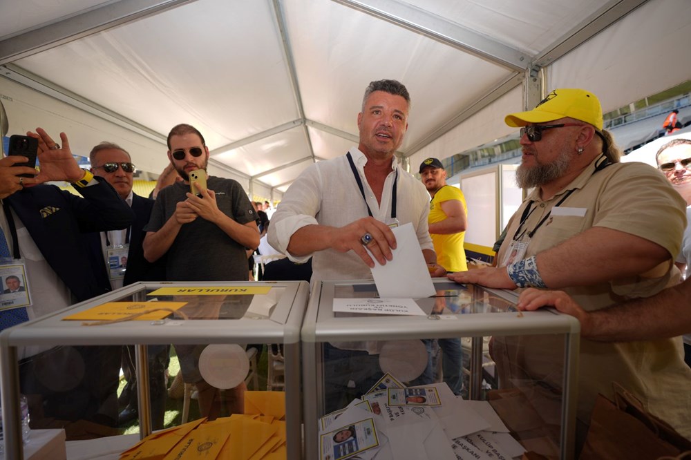 Fenerbahçe'de tarihi başkanlık seçimi | Rekor oy kullanıldı: Aziz Yıldırım mı, Ali Koç mu? - 24