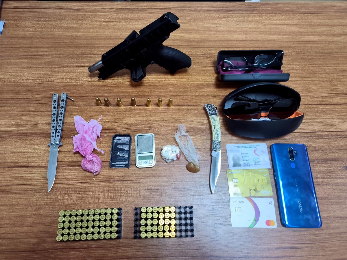 Operasyonda ele geçirilenler Operasyonda ele geçirilenler