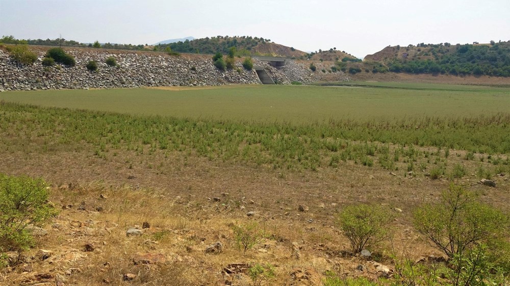 İkizcetepeler Barajı'nda su seviyesi düştü, köy kalıntıları ortaya çıktı - 15