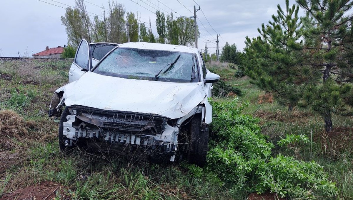 Otomobil şarampole uçtu: 1’i bebek 6 kişi yaralandı