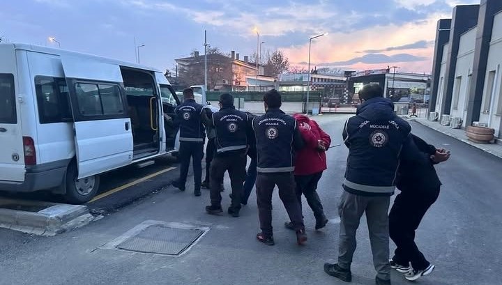 Erzincan’da göçmen kaçakçılığı suçundan 4 kişi tutuklandı