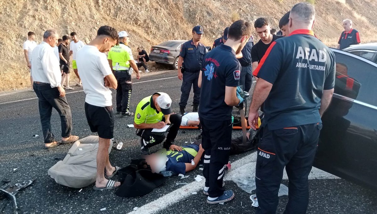 Elazığ’da otomobiller çapıştı: Yaralılar var