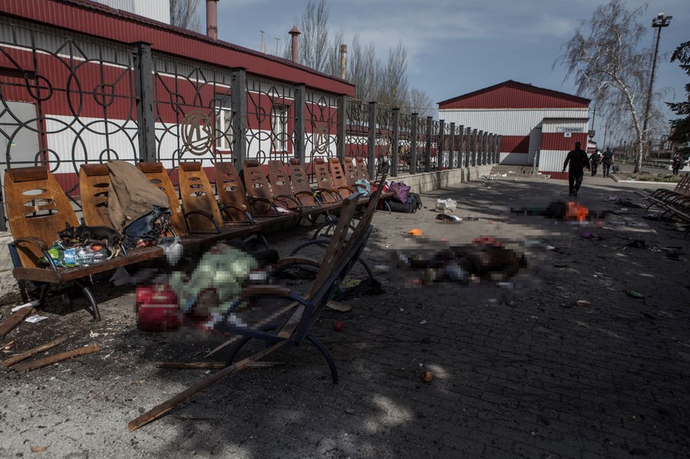 Rusya Ukrayna'da Kramatorsk tren garını vurdu: Olay yerinden fotoğraflar - 11