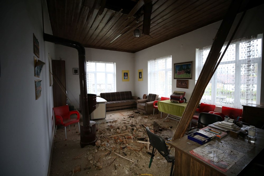 Düzce depreminin ardından toprakta kırılmalar oluştu - 6