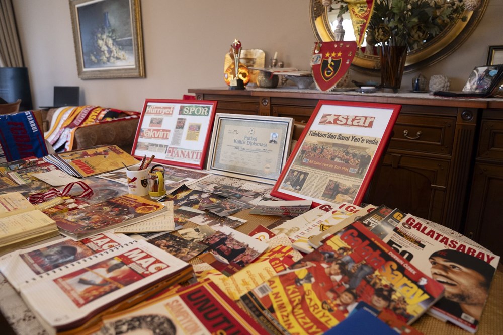 882 maça giden Galatasaray taraftarının hedefi 1000. maç: Maç izlerken su içmiyor, yemek yemiyor 90 dakika telefona bakmıyor! - 17