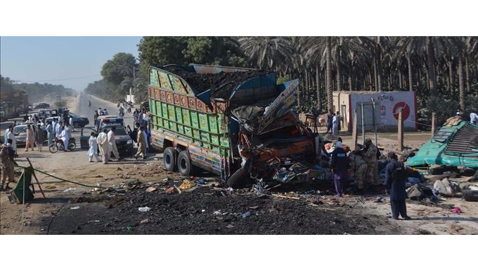 Pakistan'da trafik kazası: 17 ölü
