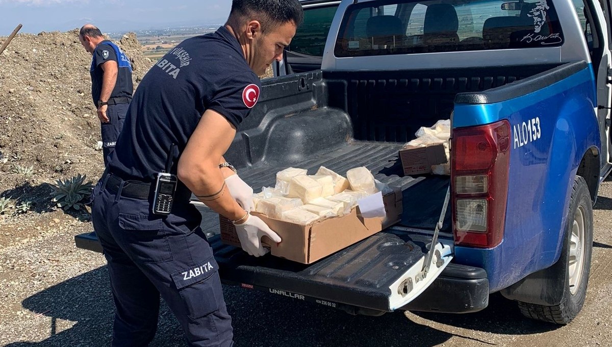 Kilolarca bozuk peynir imha edildi Kilolarca bozuk peynir imha edildi