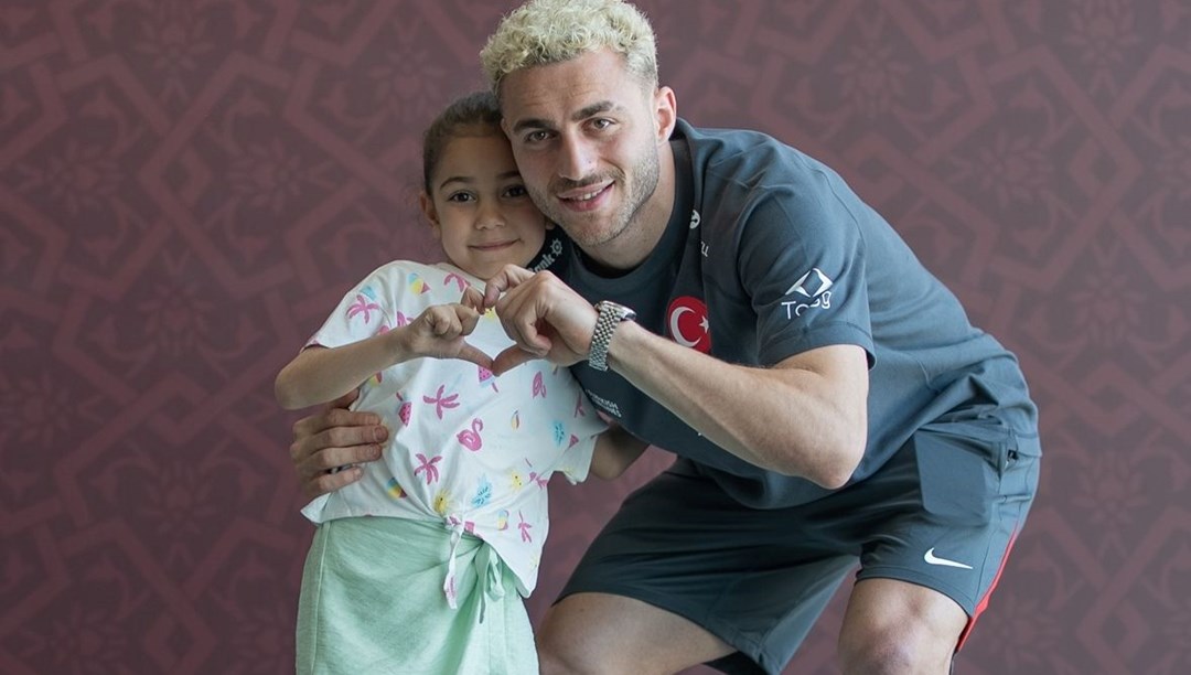 Milli futbolculardan otizmli çocuklara destek