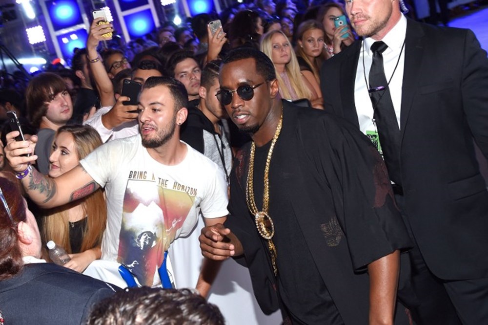 Puff daddy скандал 2025 2016 MTV Video Müzik Ödülleri'nde şıklık yarışı - Magazin Haberleri