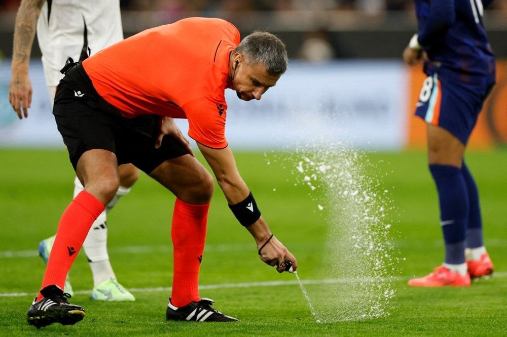 Derbide düdük çalacak Slavko Vincic'in yönettiği maçlar: Milli futbolcuya aldatmaya yönelik hareketten kart göstermişti - 8