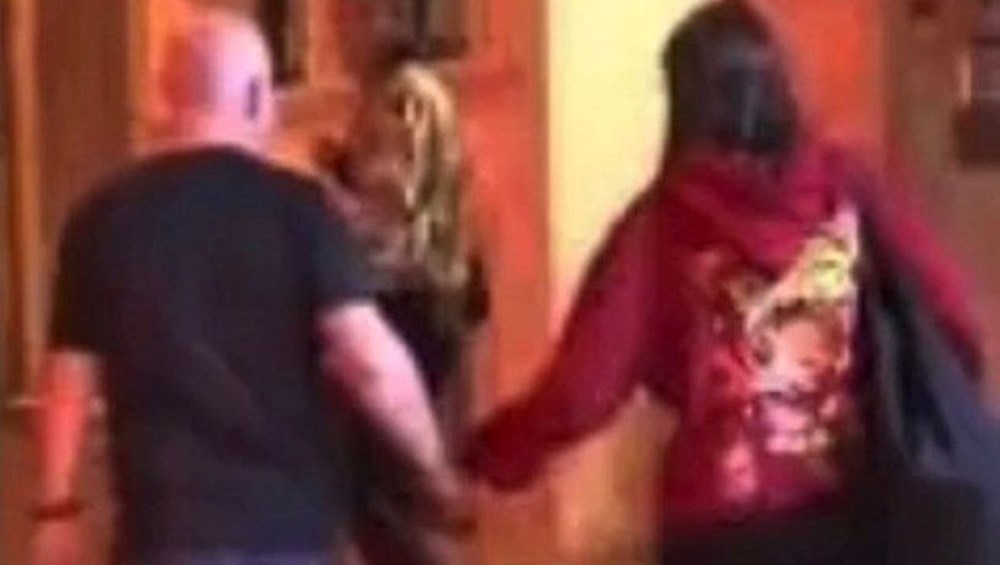 Boşanma aşamasındaki Güven Kıraç başka bir kadınla el ele görüntülendi - 2