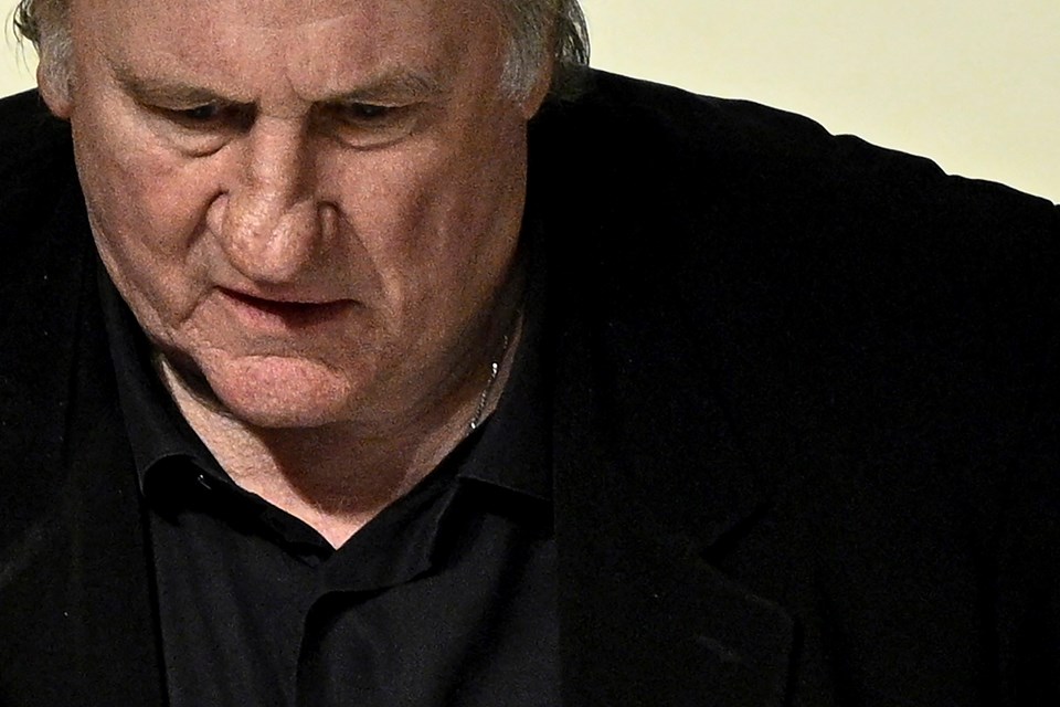 Gerard Depardieu cinsel saldırı davasında suçlu bulundu - 1