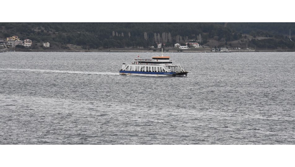 Kuzey Ege'de feribot seferlerine fırtına engeli