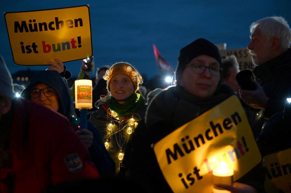 Almanya'da yaklaşık 100 bin kişi, aşırı sağı protesto etti - 12