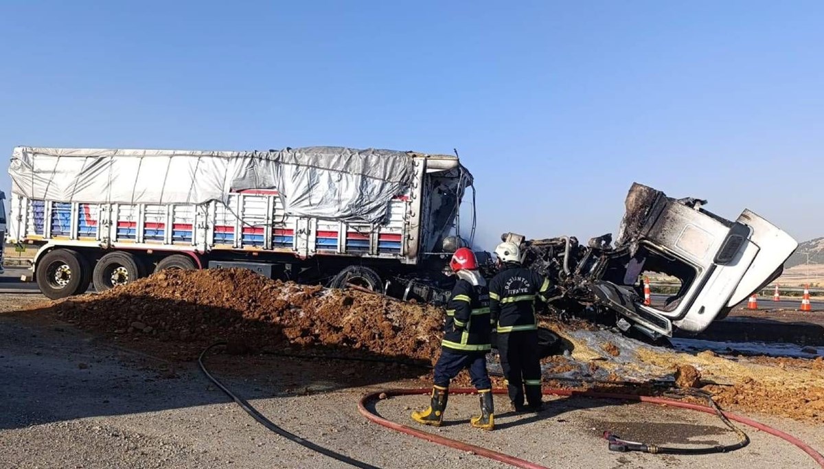 Seyir halindeki TIR alev aldı