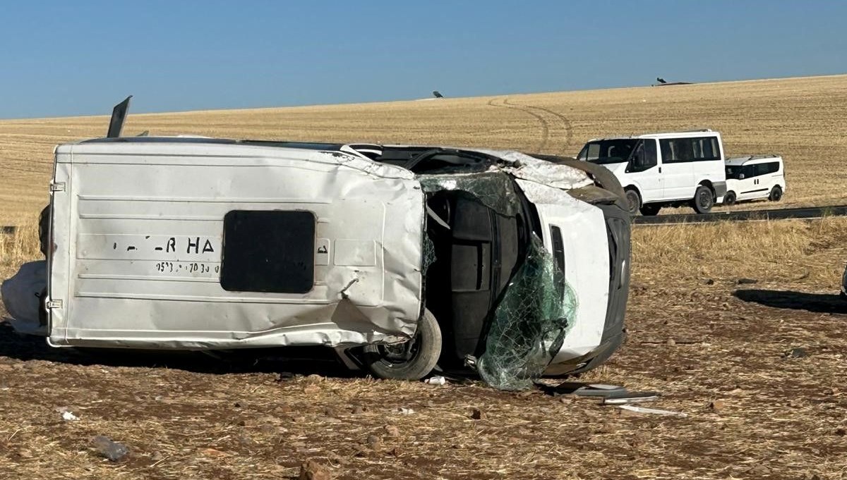 Öğrenci servisi şarampole devrildi: 9 yaralı
