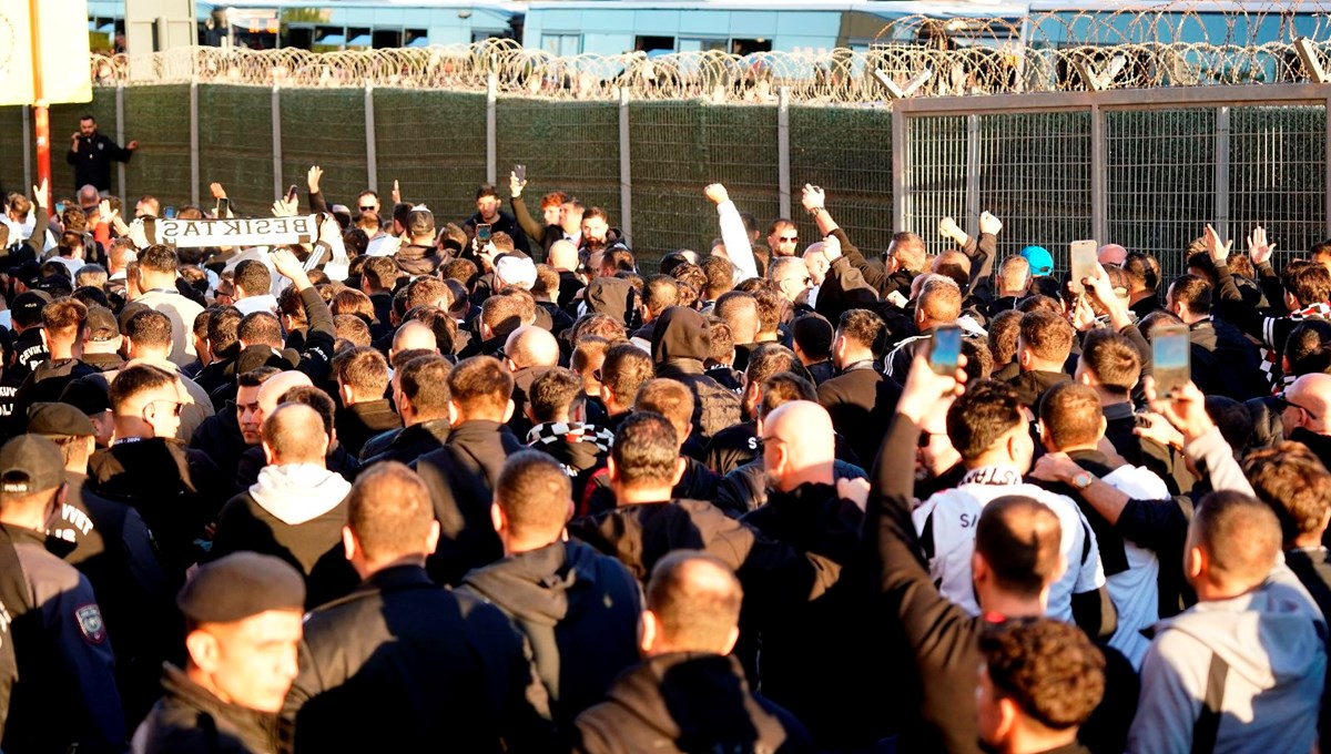 Beşiktaş taraftarı Rams Park'ta