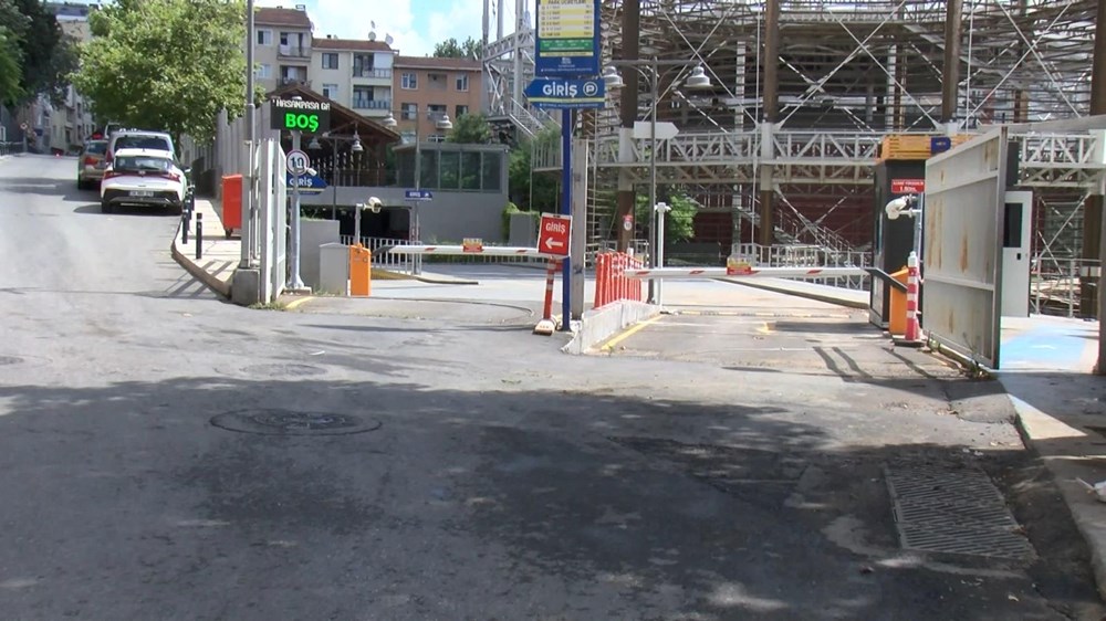 Kapalı otoparkta araçları çizdiler - 7
