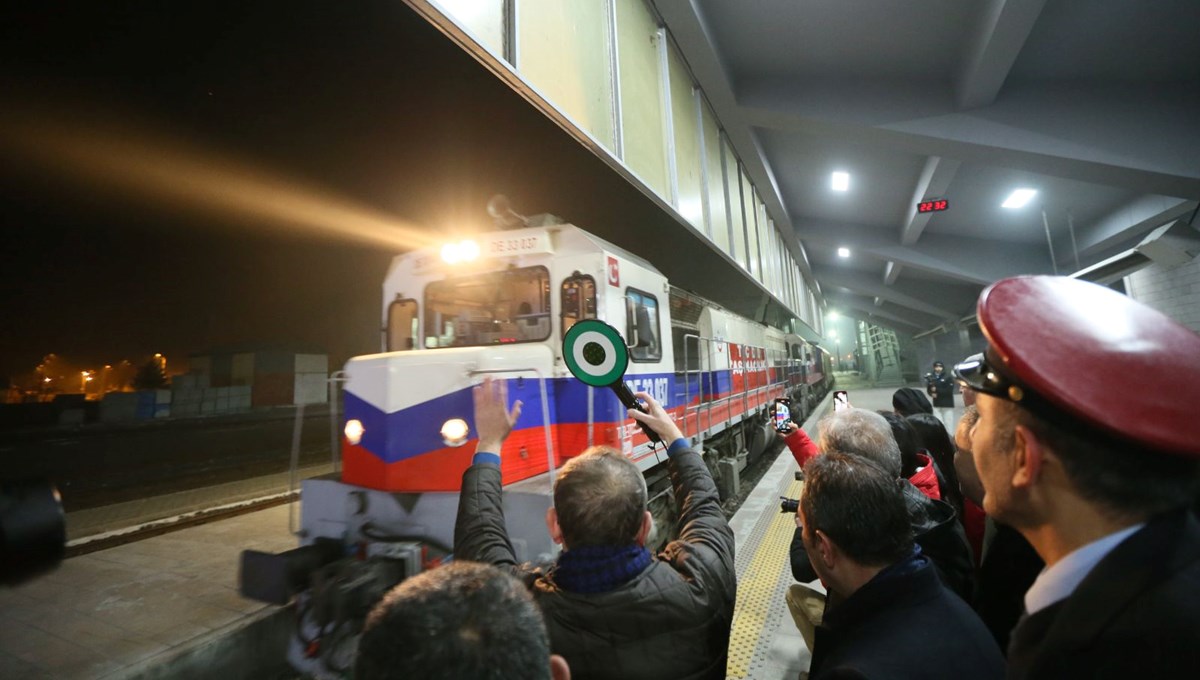 Turistik Doğu Ekspresi son durak Kars'a ulaştı: Yeni sezonun ilk seferi Turistik Doğu Ekspresi son durak Kars'a ulaştı: Yeni sezonun ilk seferi