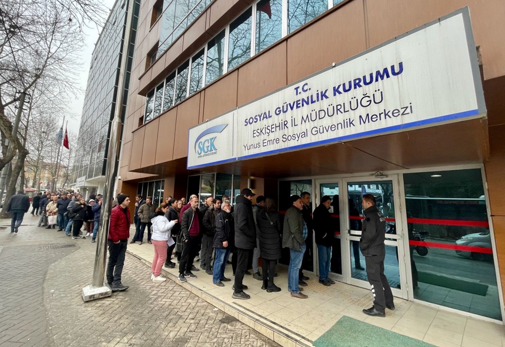 SGK binalarında EYT yoğunluğu - 14
