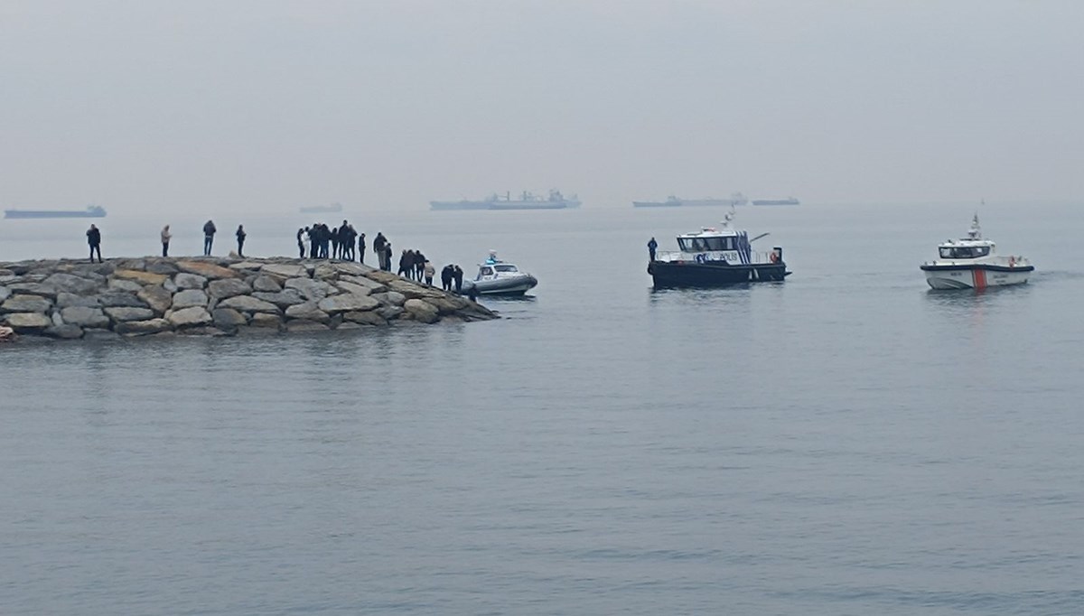 Pendik'te denizde başından silahla vurulmuş iki erkek cesedi bulundu