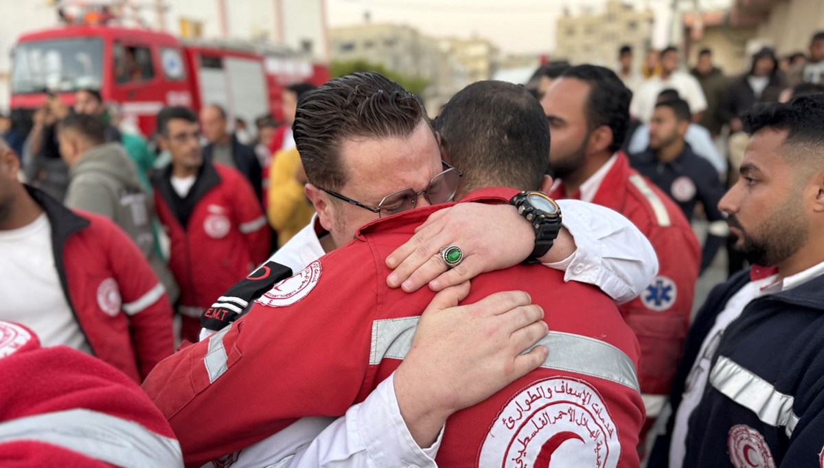 İsrail'in sağlık çalışanlarını öldürdüğü anlar