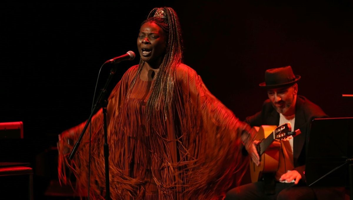 İspanyol şarkıcı Buika İstanbul'da konser verdi