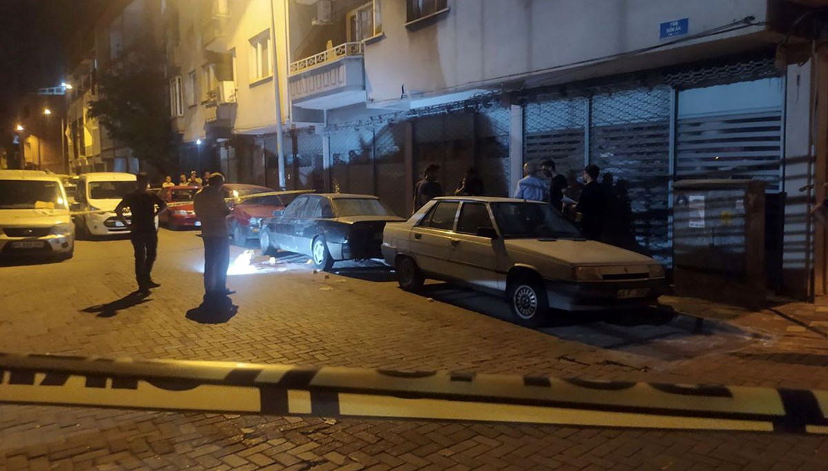 Manisa'da korkunç cinayet: 2 ölü, 1 ağır yaralı Manisa'da korkunç cinayet: 2 ölü, 1 ağır yaralı