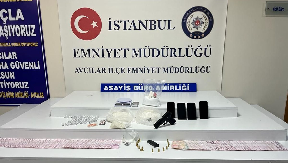 Otel odasındaki uyuşturucu satıcılarına operasyon Otel odasındaki uyuşturucu satıcılarına operasyon