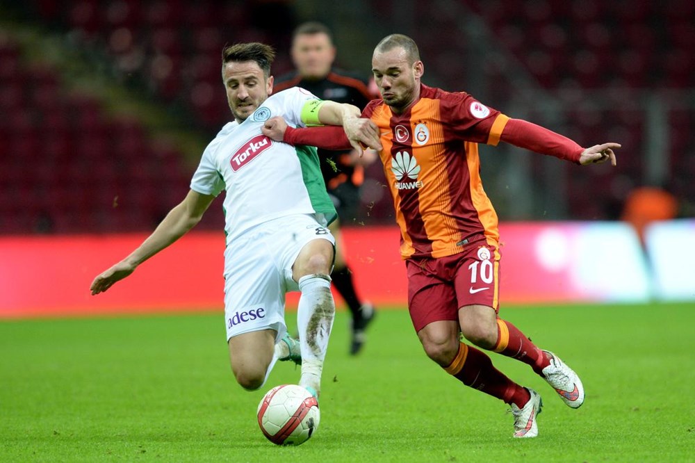 Melo, Sneijder'in kulağını ısırdı - 1