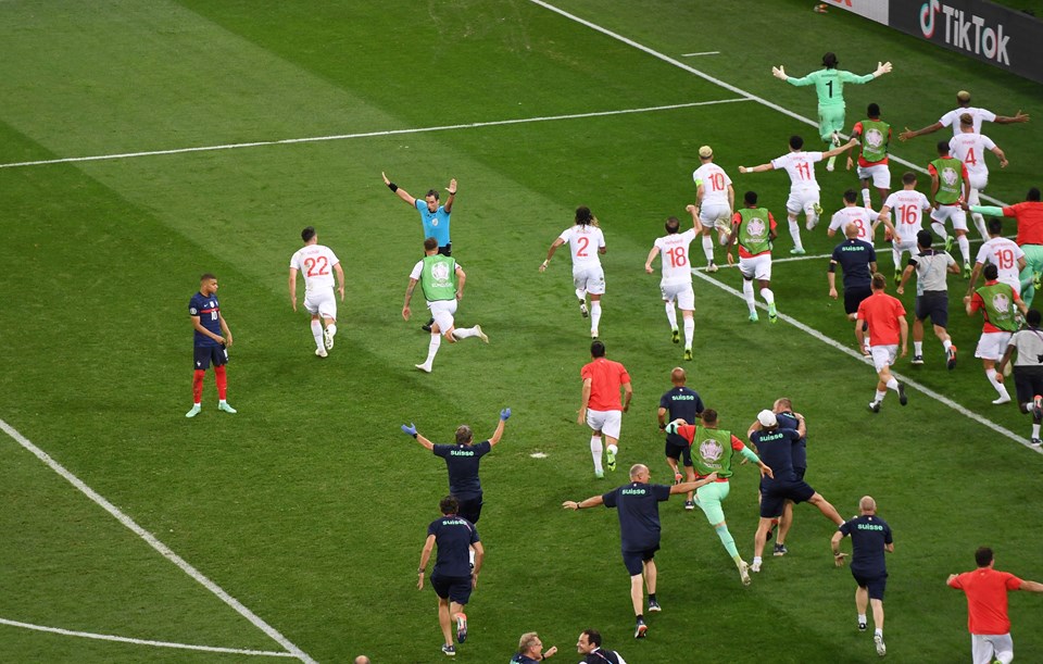 SON DAKİKA: EURO 2020'nin favorilerinden Fransa elendi, İsviçre çeyrek finalde - 5