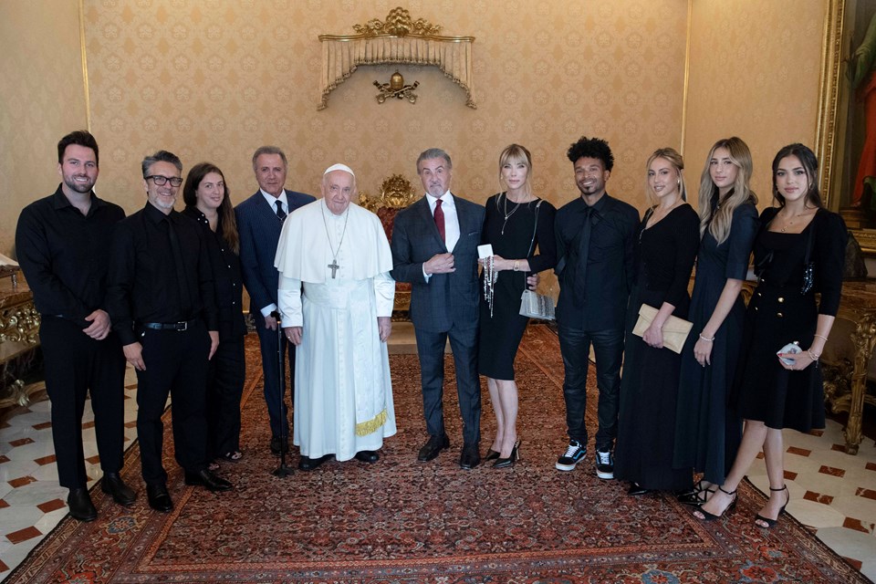 "Rocky" yıldızı Sylvester Stallone, Papa Francis ile tanıştı: Filmlerinle büyüdük! - 1