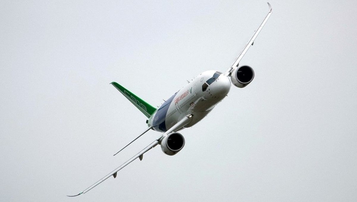 Çin'in yerli yolcu uçağı 'C919' üretim lisansı aldı
