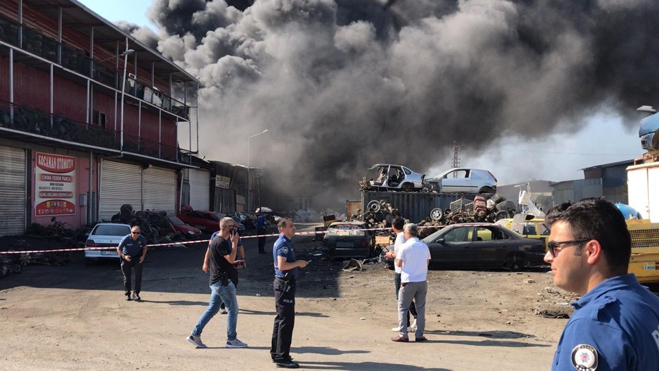 Adana'da geri dönüşüm fabrikasında yangın - 1