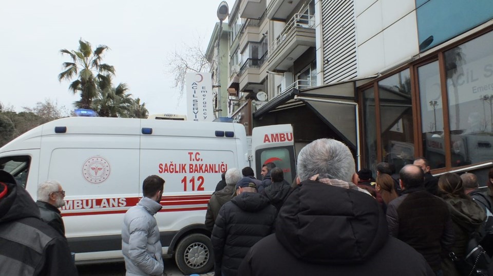 Erdek Belediye Başkanı'na bıçaklı saldırı - 1