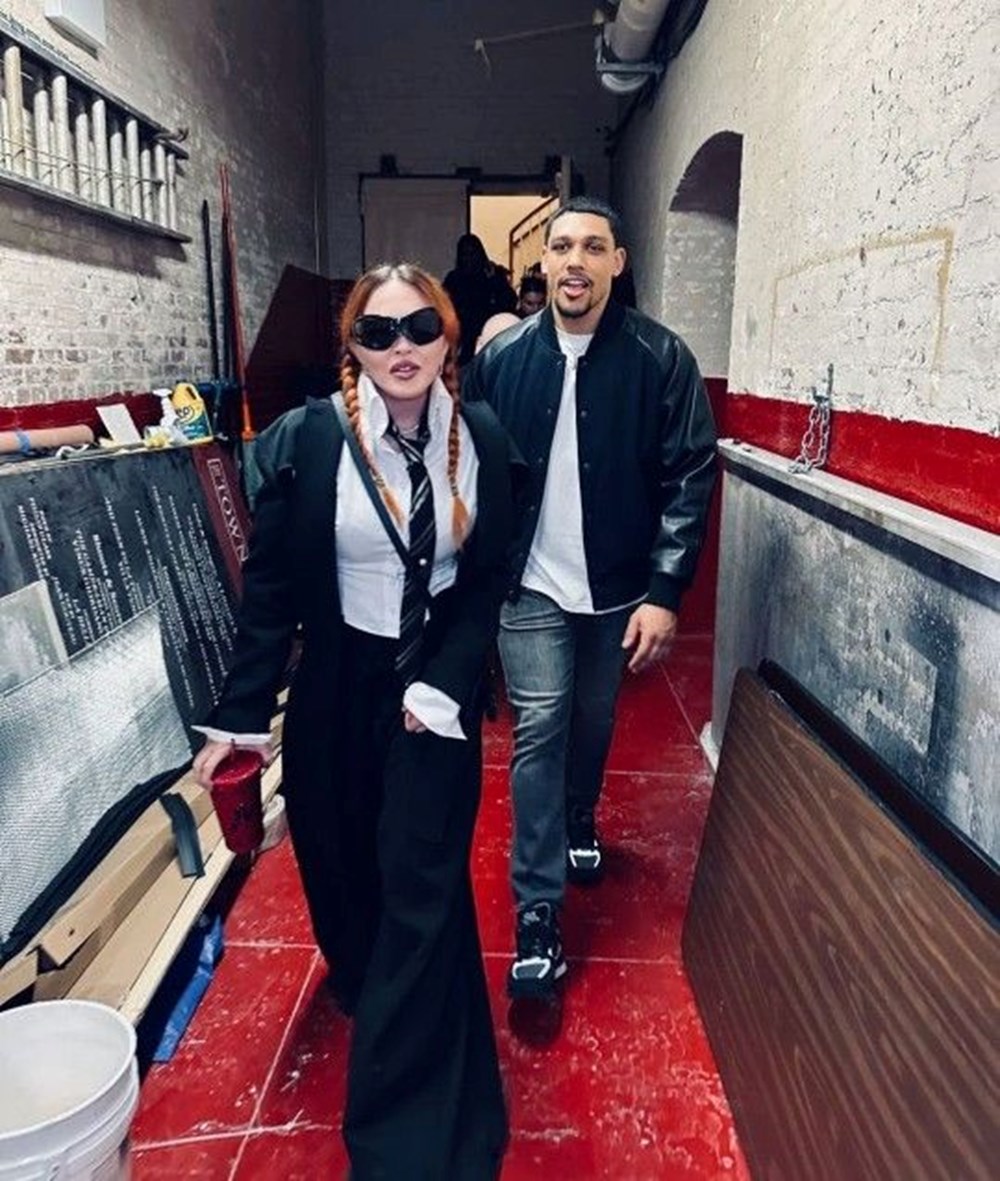 Madonna'dan 35 yaş küçük sevgilisiyle mutluluk pozları - 2