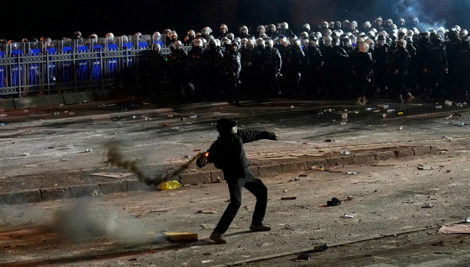 Vali Gül'den vatandaşlara izinsiz gösterilere katılmama çağrısı