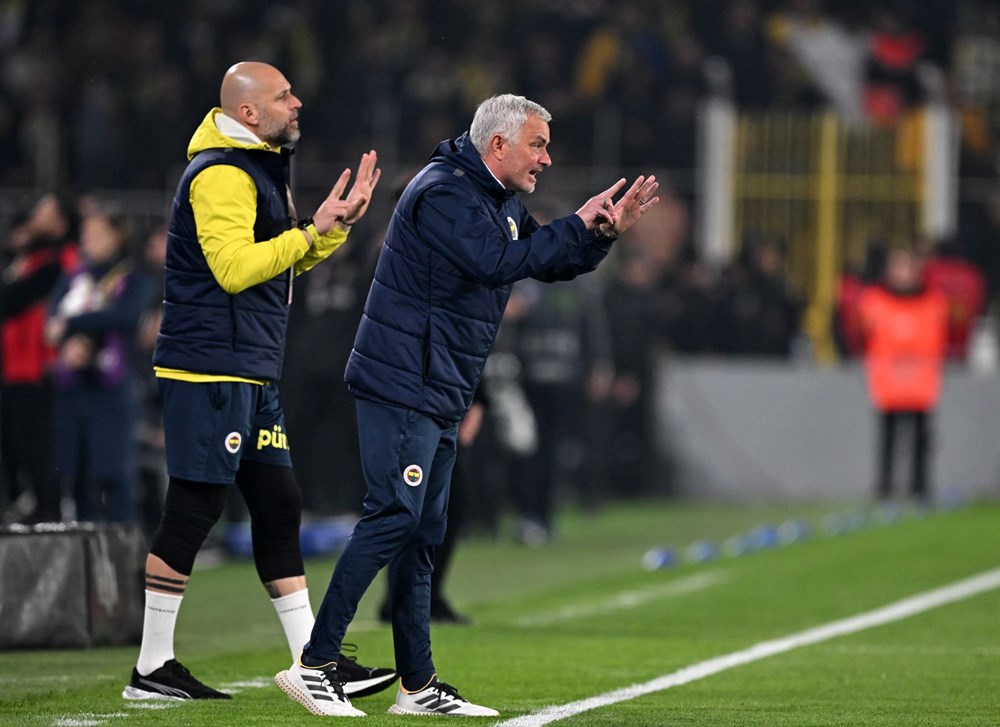 Fenerbahçe'de Mourinho iki futbolcunun üstünü çizdi - 3