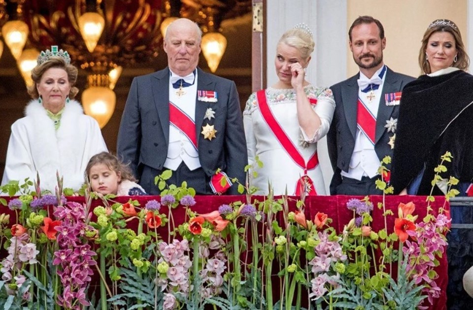 Norveç Prensesi Martha Louise siyahi sevgilisiyle nişanlandı - 1